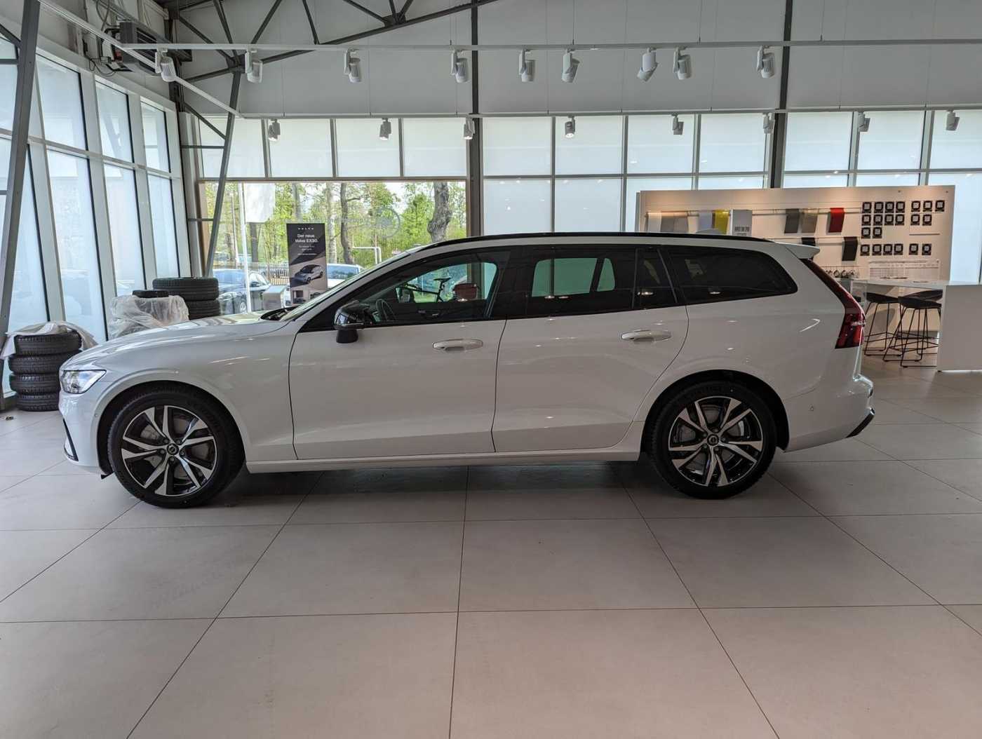 Volvo  B4 Plus Dark Mild-Hybrid