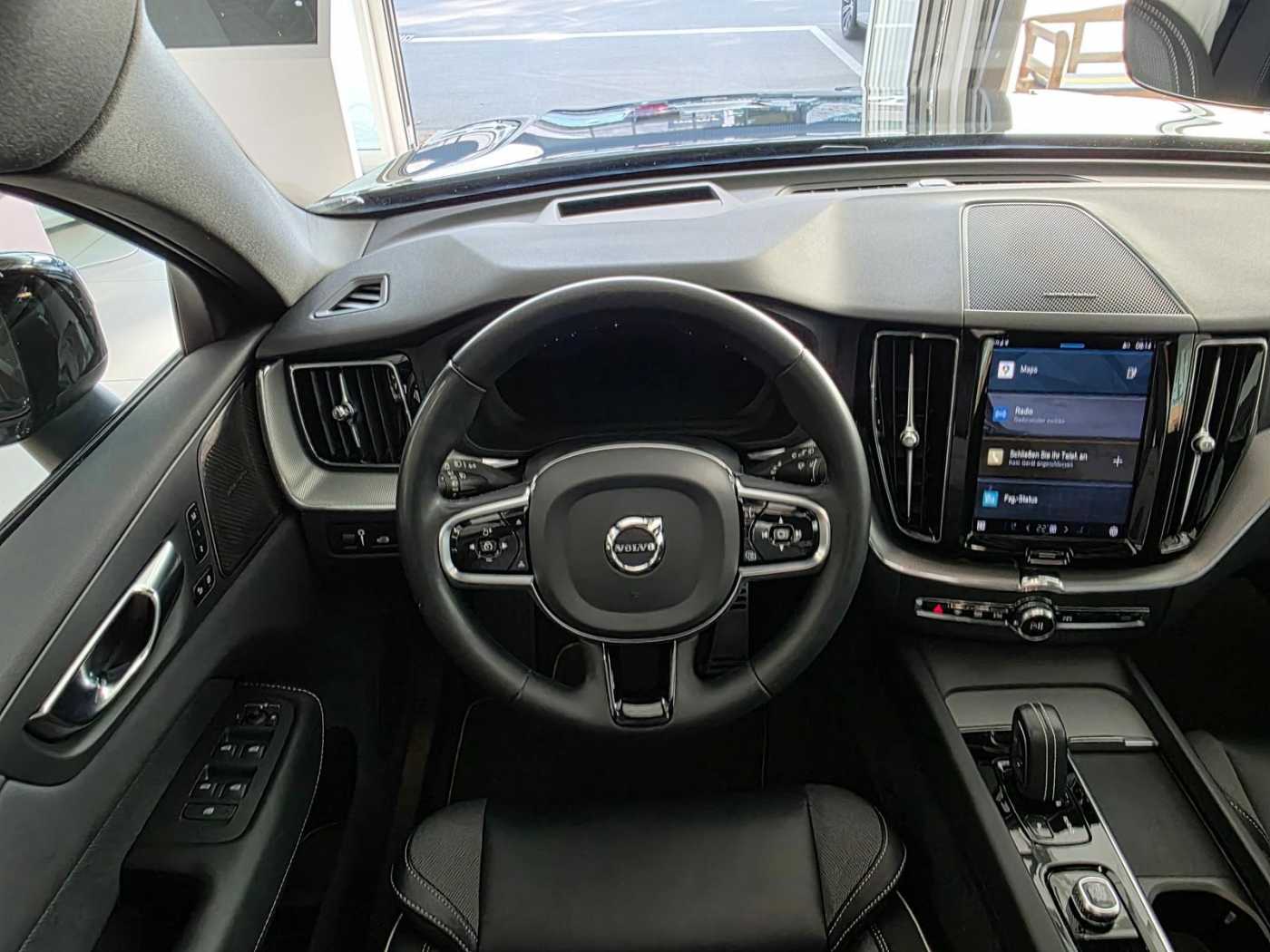 Volvo  R Design Recharge Plug-In Hybrid AWD