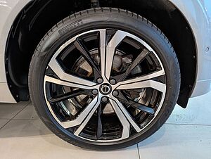 Volvo  T8 R Design Recharge Plug-In Hybrid AWD
