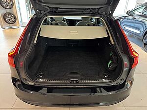 Volvo  B4 Plus Dark Mild-Hybrid