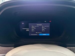 Volvo  B4 Plus Dark Mild-Hybrid