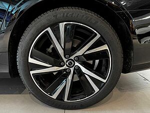 Volvo  B4 Plus Dark Mild-Hybrid