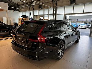 Volvo  B4 Plus Dark Mild-Hybrid