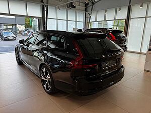 Volvo  B4 Plus Dark Mild-Hybrid