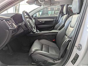 Volvo  B4 Mild-Hybrid Diesel AWD