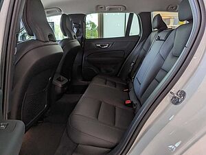 Volvo  B4 Plus Dark Mild-Hybrid