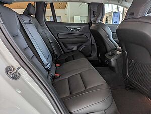 Volvo  B4 Plus Dark Mild-Hybrid