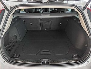 Volvo  B4 Plus Dark Mild-Hybrid