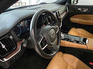 Volvo  Plus Bright Recharge Plug-In Hybrid AWD