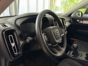 Volvo  T2 Momentum Pro 2WD