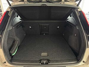 Volvo  T2 Momentum Pro 2WD