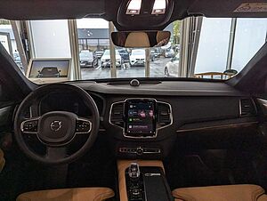 Volvo  Ultra Dark Recharge Plug-In Hybrid AWD