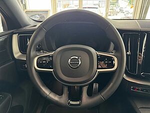 Volvo  B4 Mild-Hybrid Diesel AWD