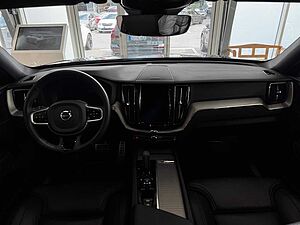 Volvo  B4 Mild-Hybrid Diesel AWD