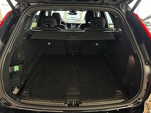 Volvo  B4 Mild-Hybrid Diesel AWD