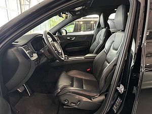 Volvo  B4 Mild-Hybrid Diesel AWD
