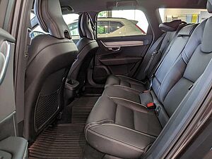 Volvo  B4 Plus Dark Diesel