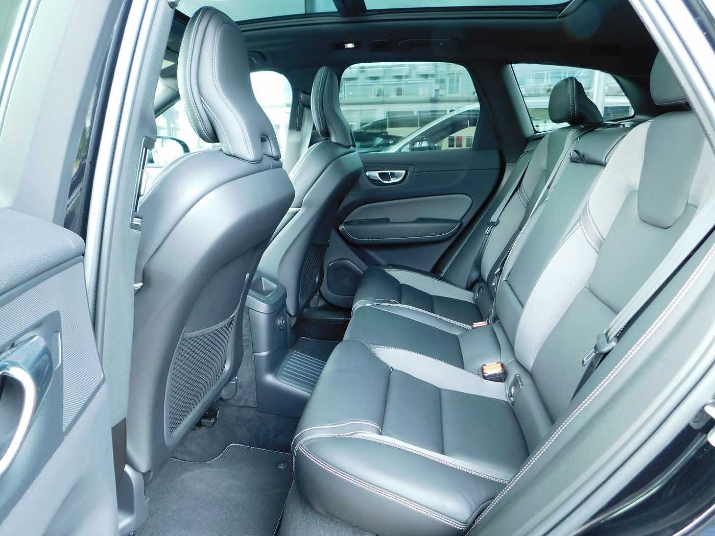 Volvo  T6 AWD Recharge R-Design 'Glasdach, AHK'