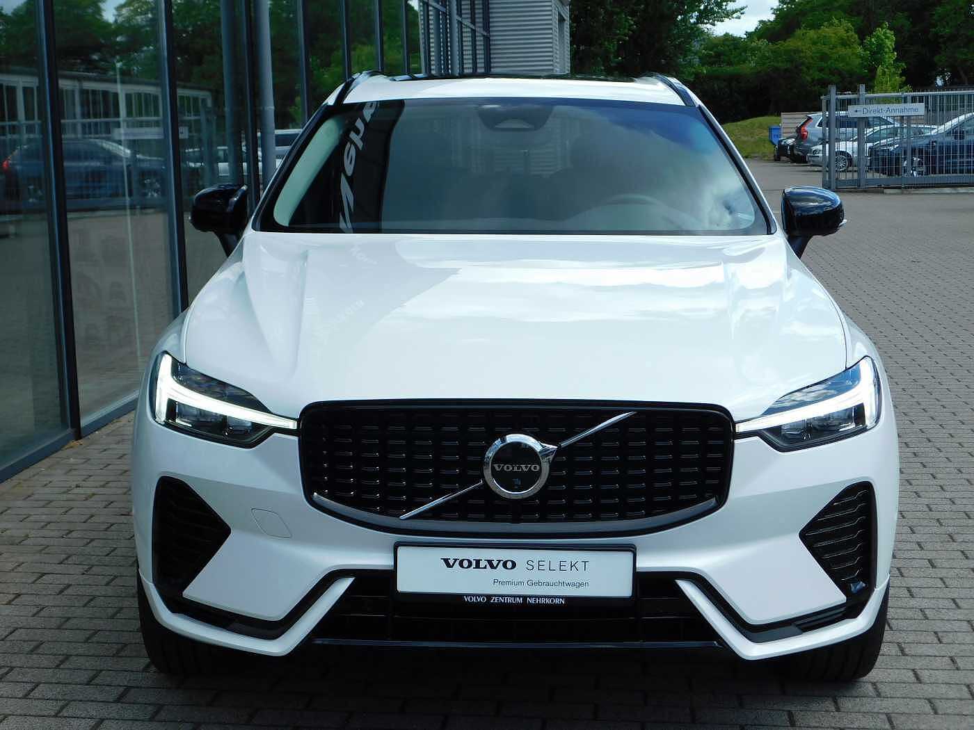 Volvo  T8 AWD Plug-in Hybrid Plus Dark