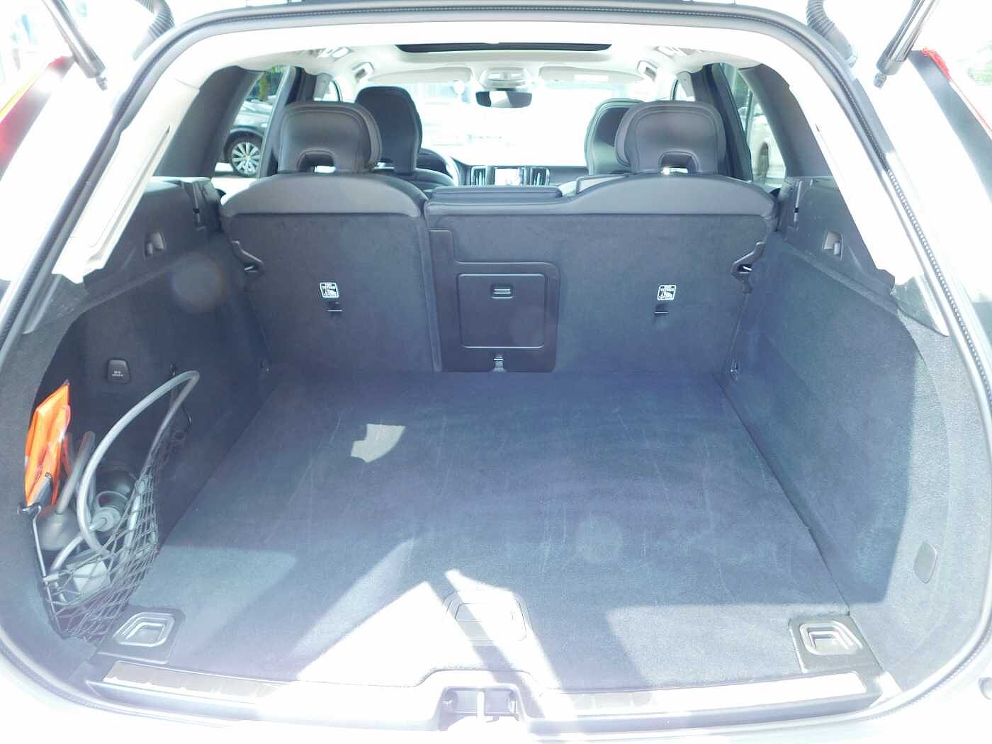 Volvo  T8 AWD Plug-in Hybrid Plus Dark