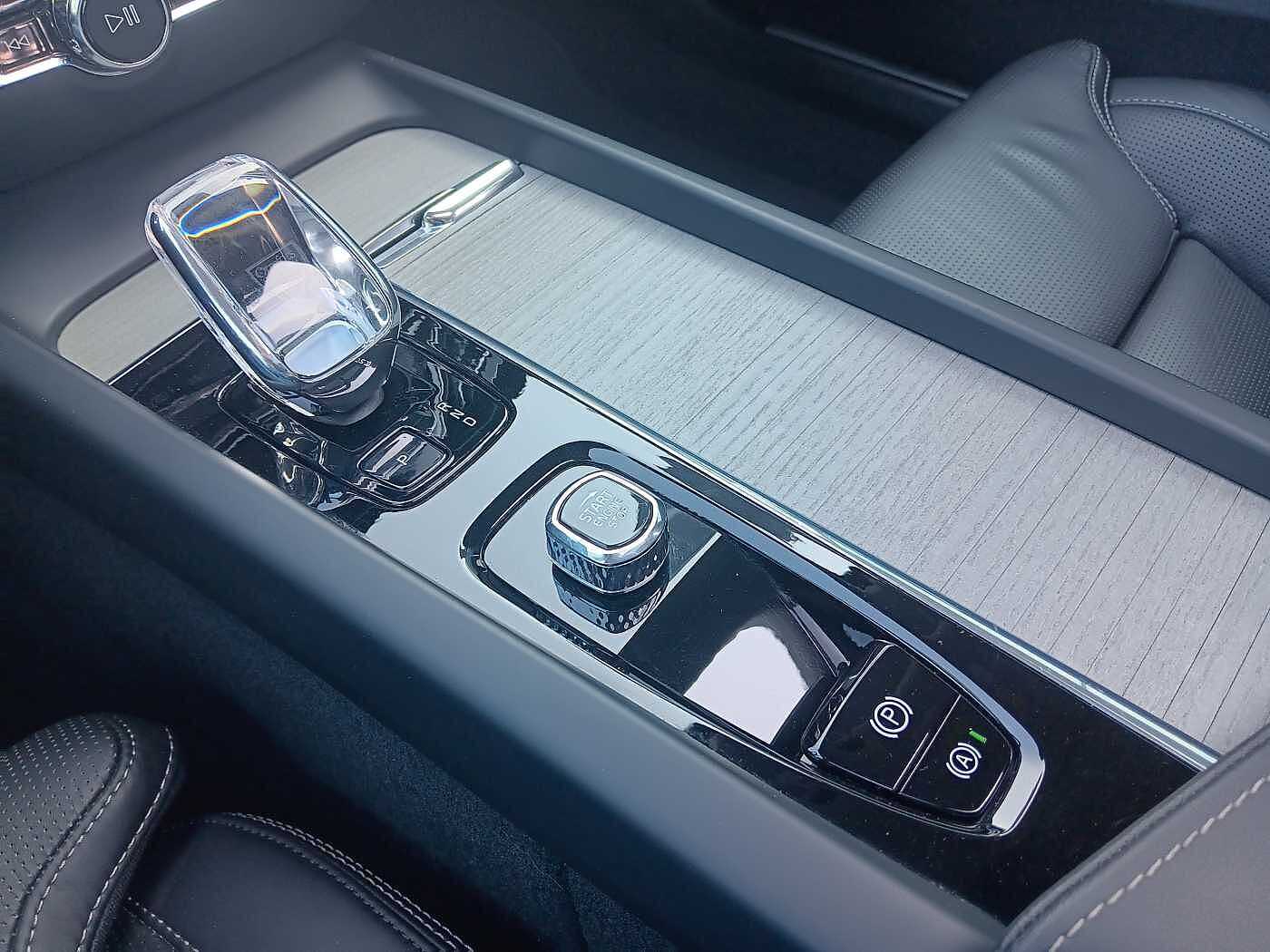 Volvo  B4D AWD Ultimate 'Massagesitze'