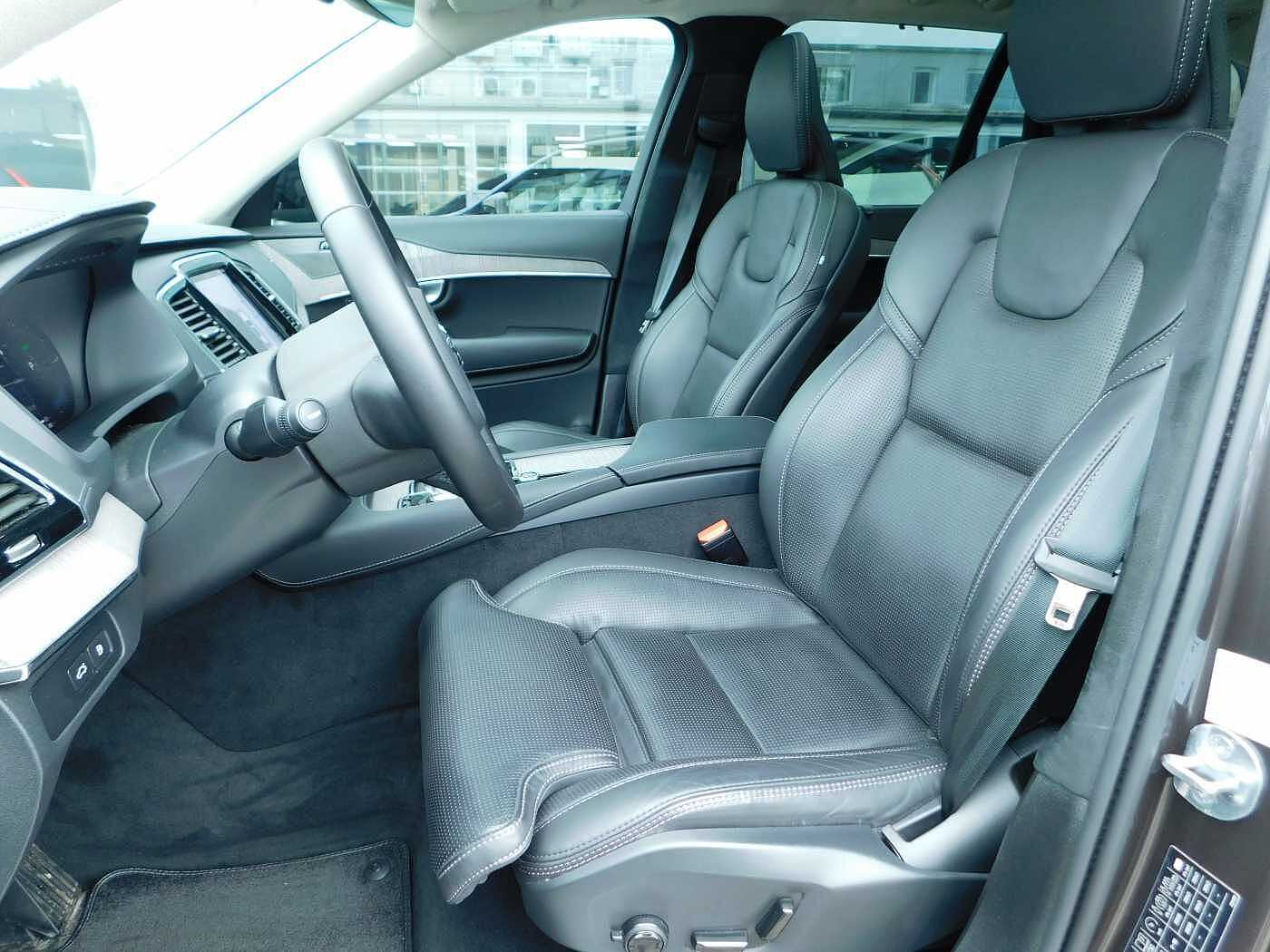 Volvo  T8 AWD Recharge Ultimate Dark