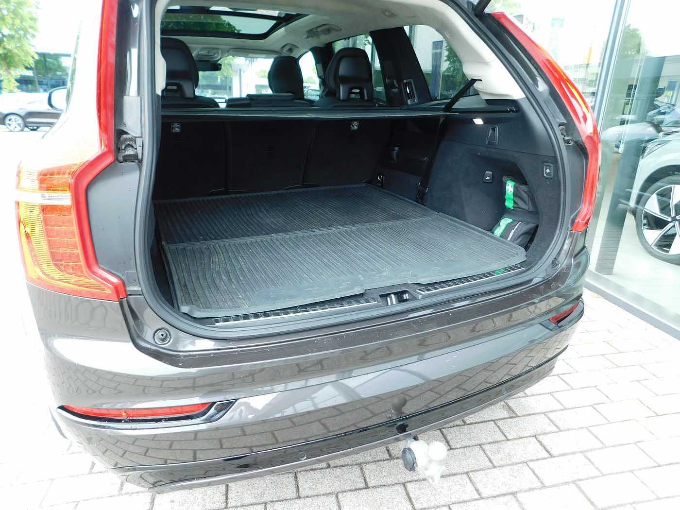 Volvo  T8 AWD Recharge Ultimate Dark
