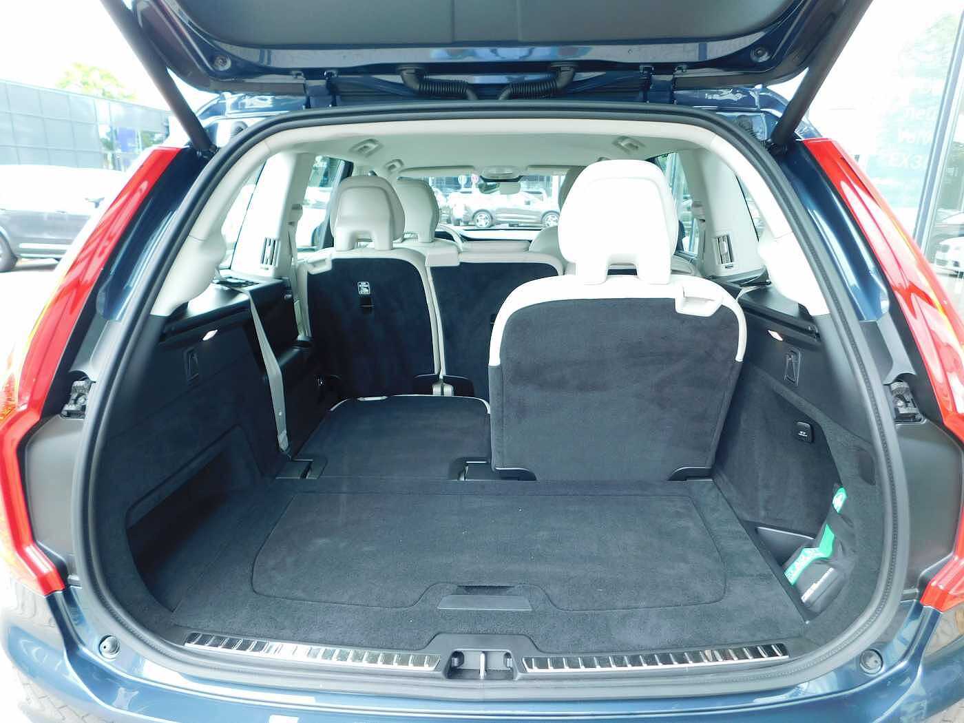 Volvo  T8 AWD Plus Bright