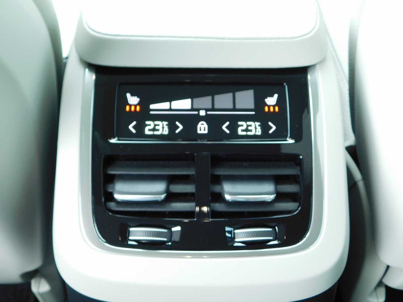 Volvo  T8 AWD Plus Bright