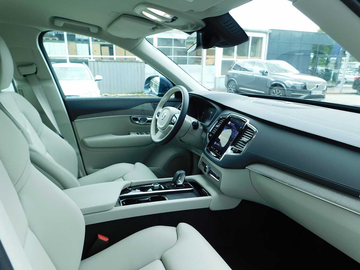 Volvo  T8 AWD Plus Bright