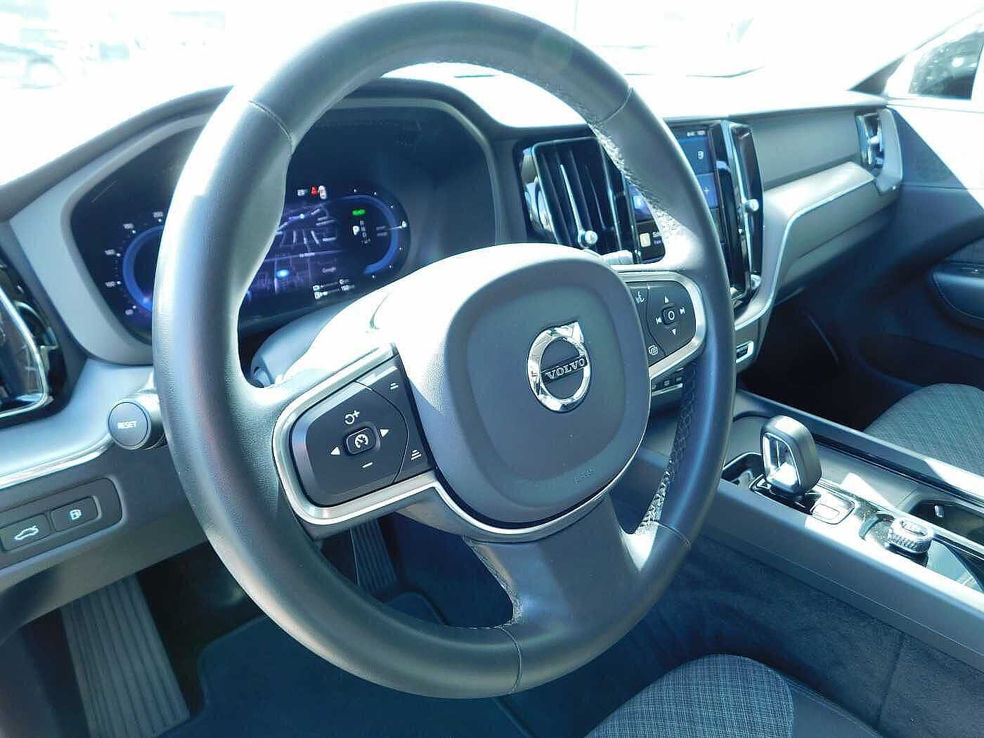 Volvo  T6 AWD Recharge Core