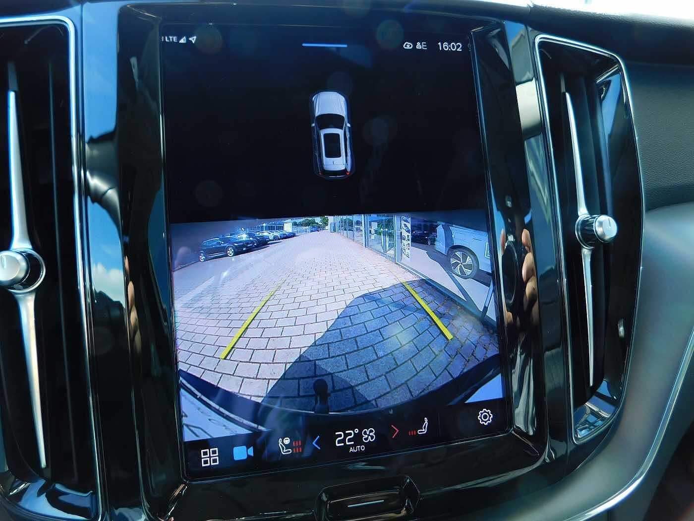 Volvo  T6 AWD Recharge Core