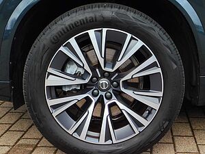 Volvo  B5 D AWD Momentum Pro