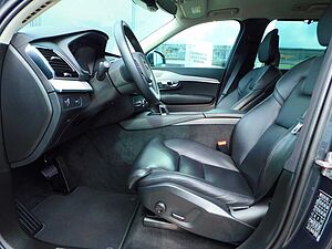Volvo  B5 D AWD Momentum Pro