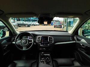 Volvo  B5 D AWD Momentum Pro