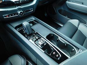 Volvo  T6 AWD Recharge R-Design 'Glasdach, AHK'