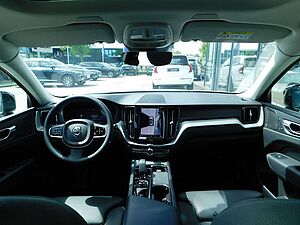 Volvo  T8 AWD Plug-in Hybrid Plus Dark