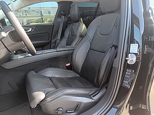 Volvo  B4D AWD Ultimate 'Massagesitze'