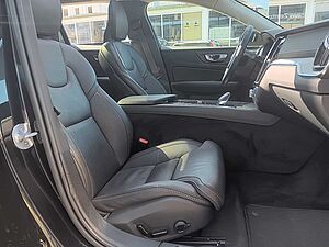 Volvo  B4D AWD Ultimate 'Massagesitze'