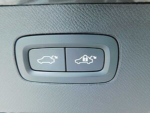 Volvo  T8 AWD Recharge Ultimate Dark