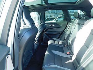 Volvo  B5 D AWD Ultimate Dark