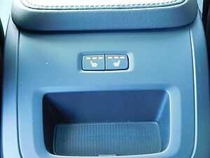 Volvo  B5 D AWD Plus Dark