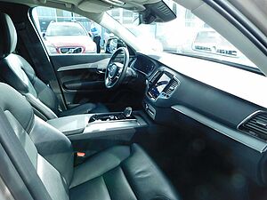 Volvo  B5 D AWD Plus Dark