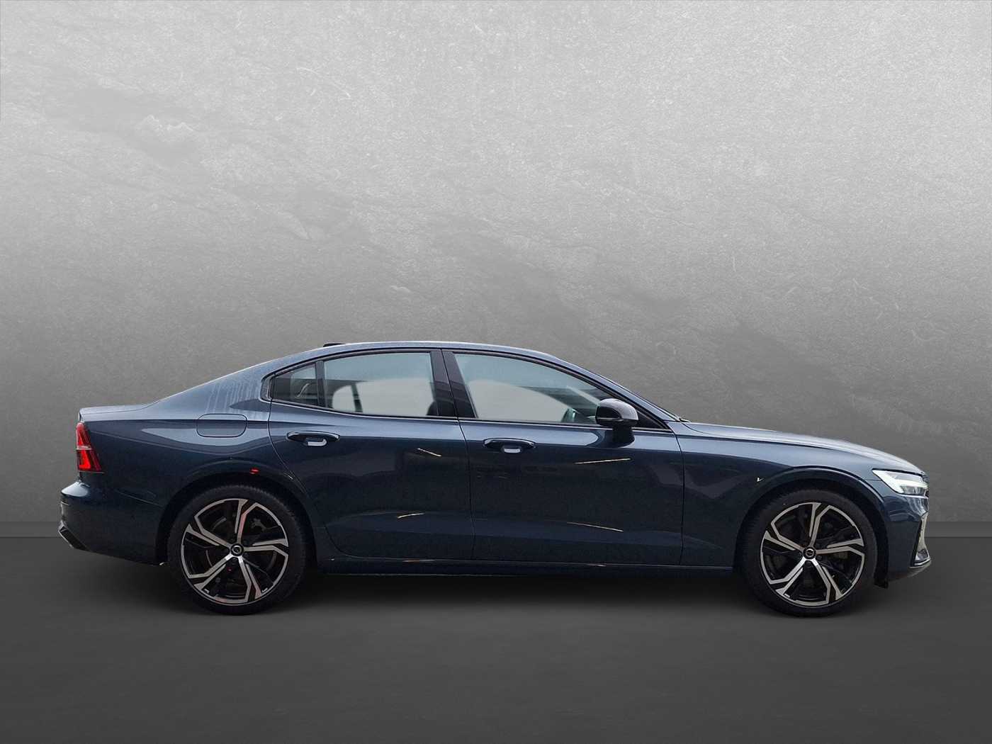Volvo  Ultimate Dark