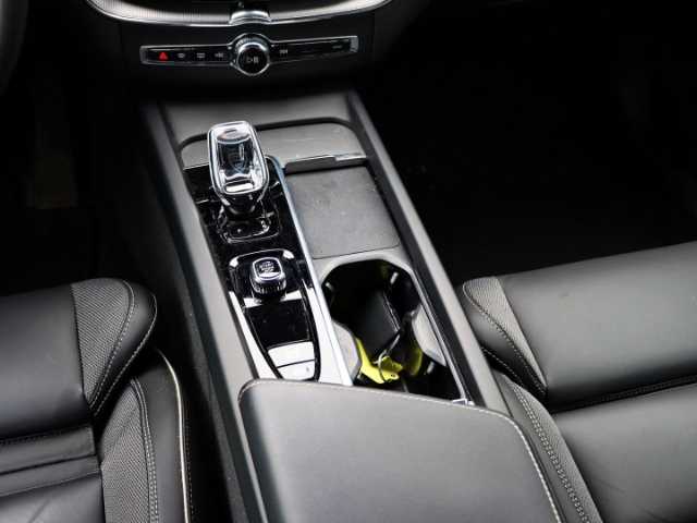 Volvo  Plus Dark
