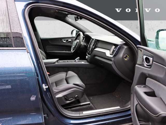 Volvo  Plus Dark