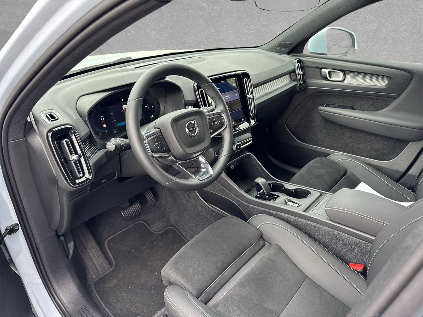 Volvo  XC40