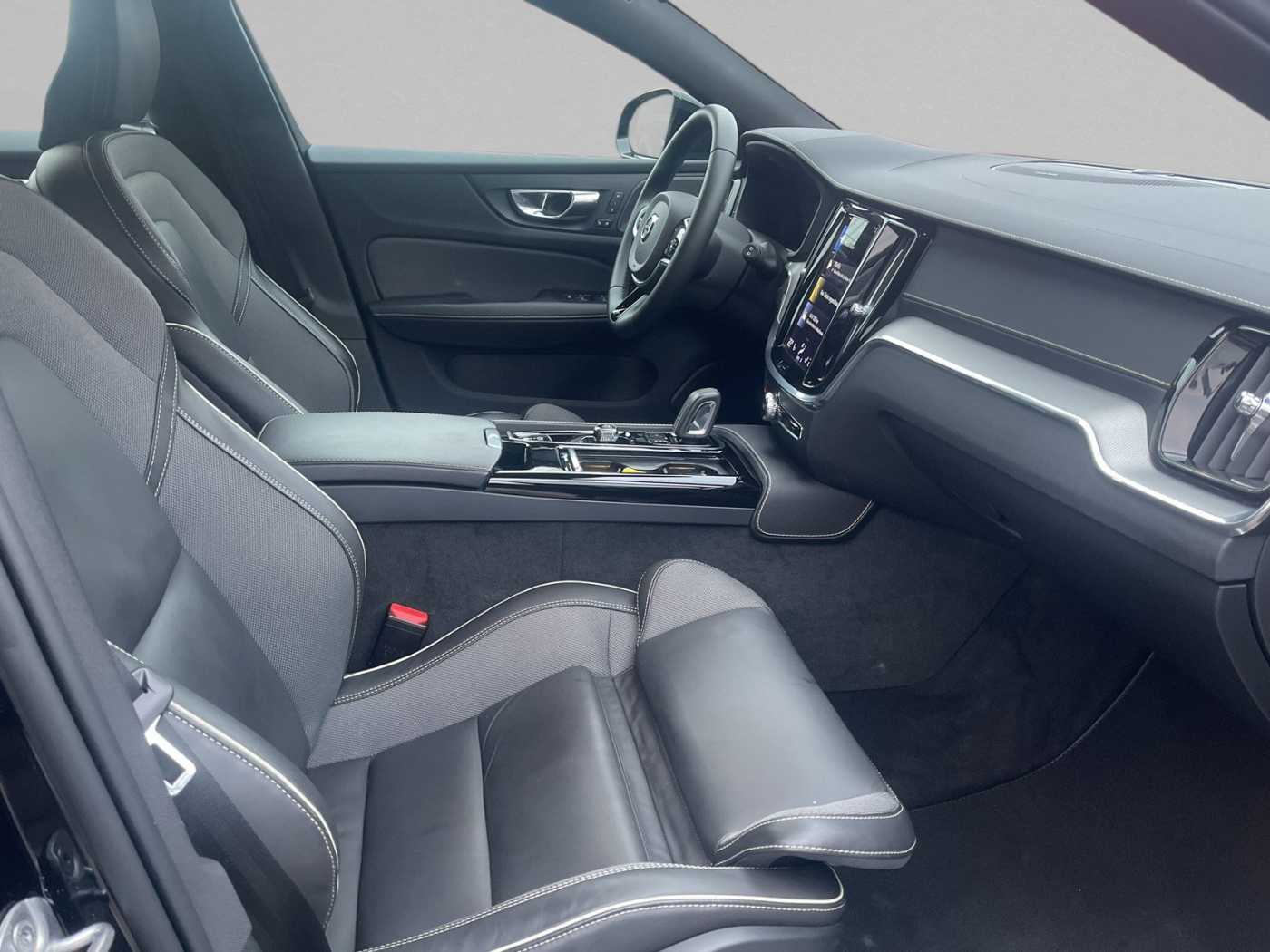 Volvo  R Design