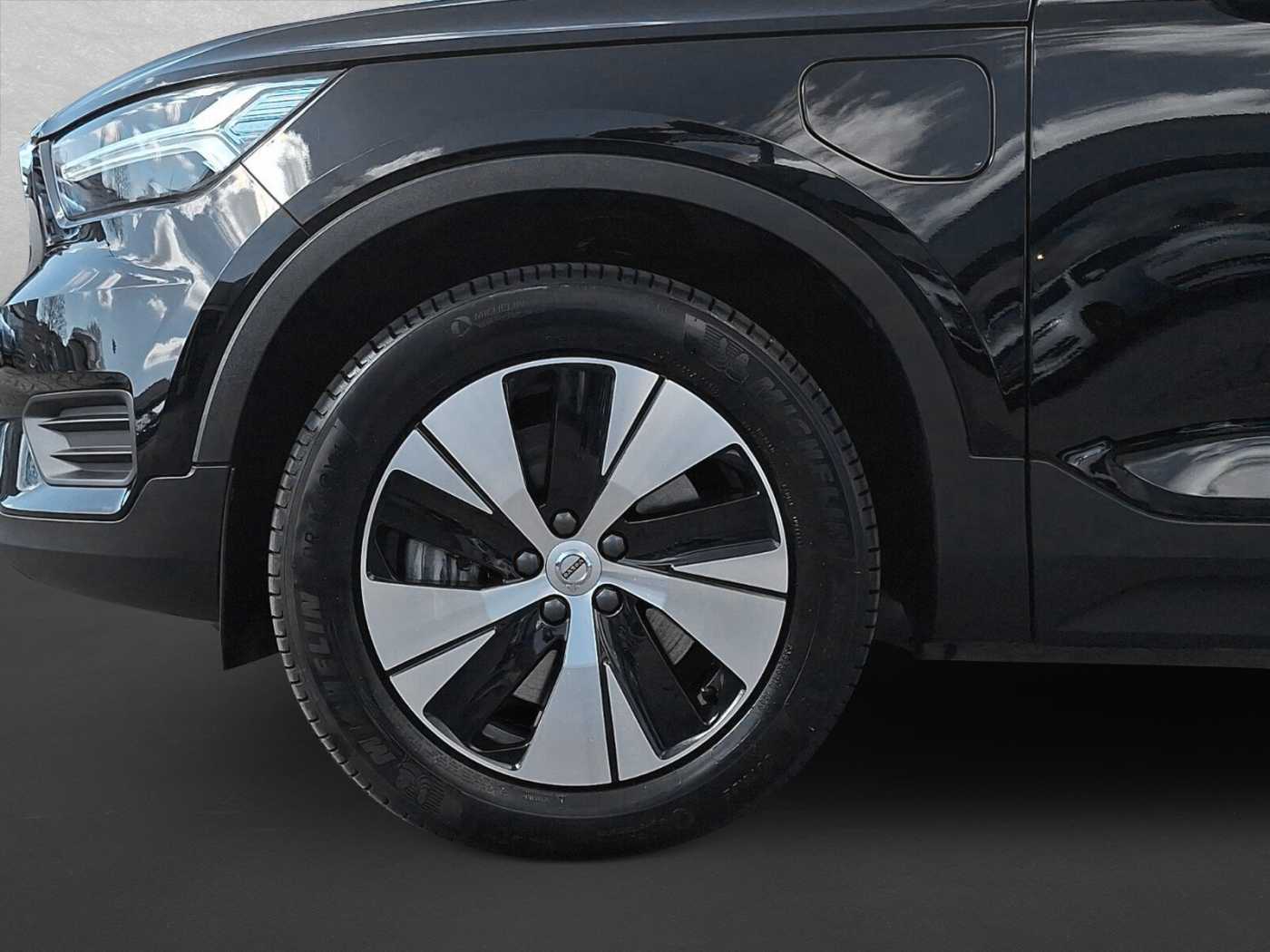 Volvo  Recharge R Inscription Expression