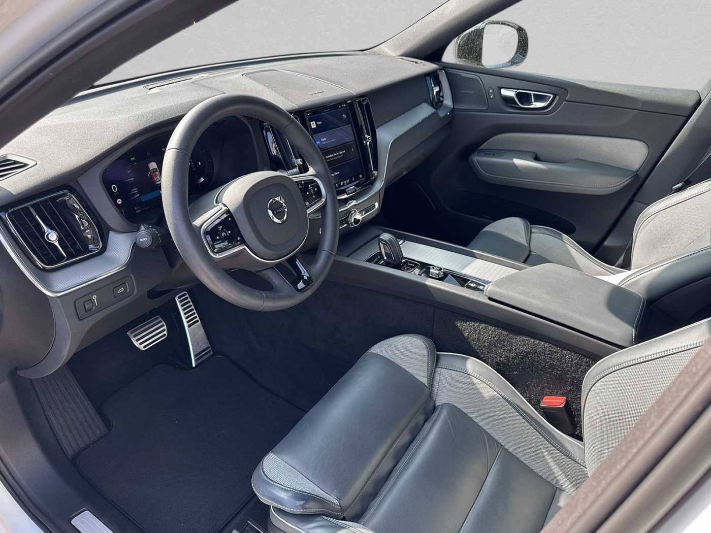 Volvo  R Design